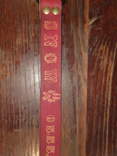 Charger l'image dans la galerie, Collier artisanal en cuir pour chien