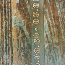 Charger l'image dans la galerie, Collier artisanal en cuir pour chien