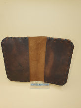 Charger l&#39;image dans la galerie, Porte carte artisanal double en cuir marron
