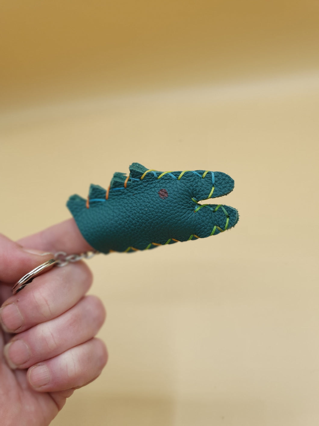 Marionnette de doigt artisanale crocodile, porte cle
